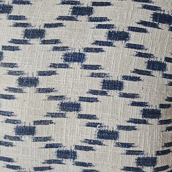 2 pillow set, cream and navy with tassles - Picture 4 of 8